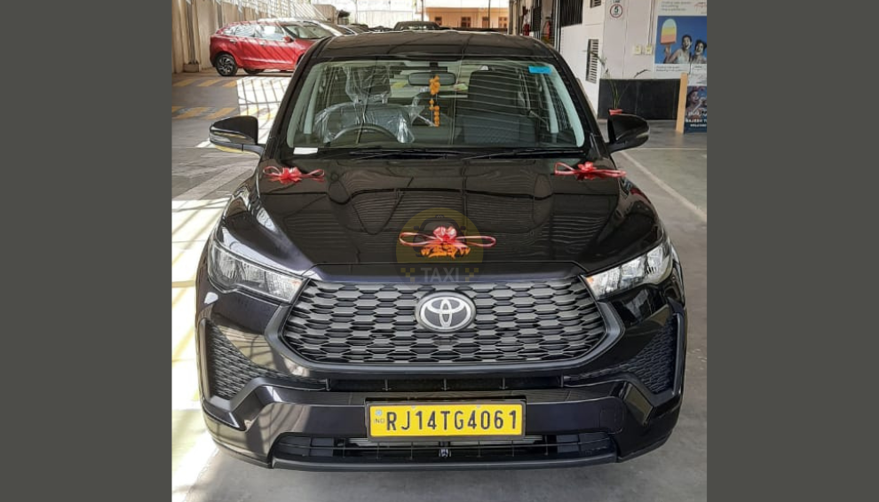 Toyota Innova Hycross 2024